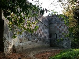 Enceinte et fortifications du châtau d'Arthies