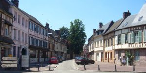 Rue dans Lyons la Forêt