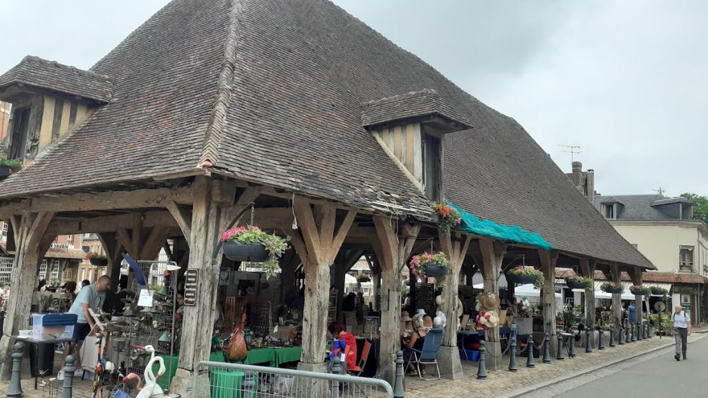 La grande halle de Lyons la Forêt