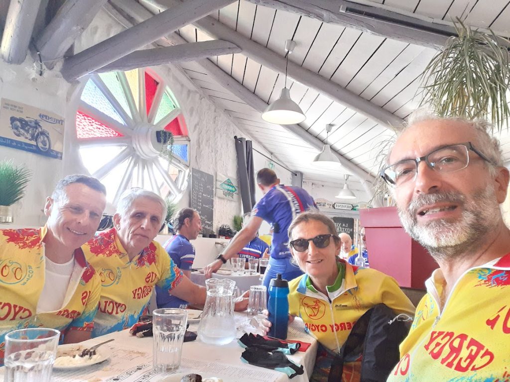 Au restaurant à Tandos